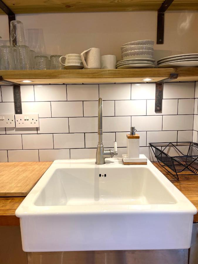 New! Luxury 1 Bed Garden Apartment Camden Town Лондон Экстерьер фото